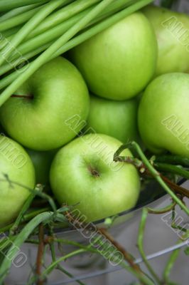 Fine juicy green apples