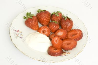 strawberry with sour cream