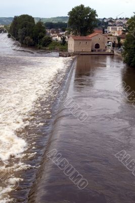 Dam on the river Lot, Cahors, France