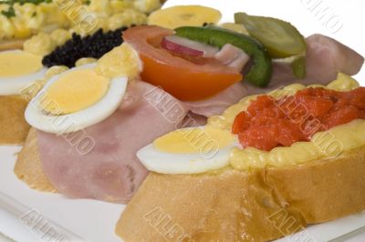 Garnished sandwiches