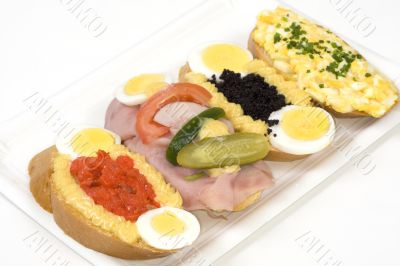 Garnished sandwiches