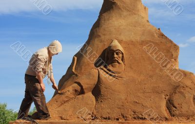 Sculpture from sand