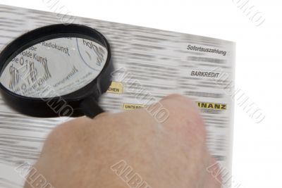 Magnifying glass as a reading aid