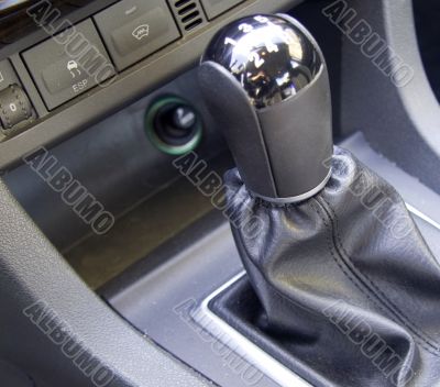 Mechanical transmission in the car
