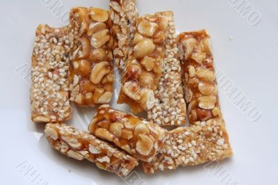 Peanut brittle