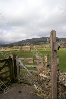 Footpath to Hardraw