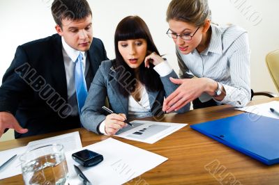 Explaining Explaining