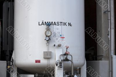 liquid nitrogen storage tank