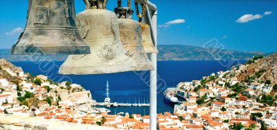 Four big bells over the town Four big bells over the town