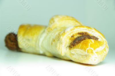 nut roll nut roll