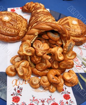  	Handmade festive Bread Horn of Plenty
