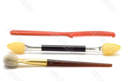 brush and comb for face