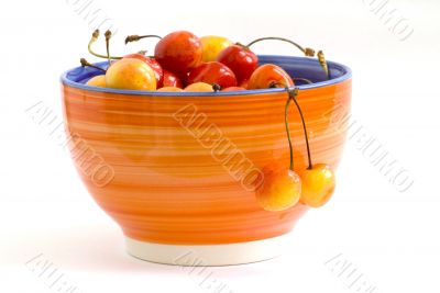 Close-up of fresh cherry in bowl
