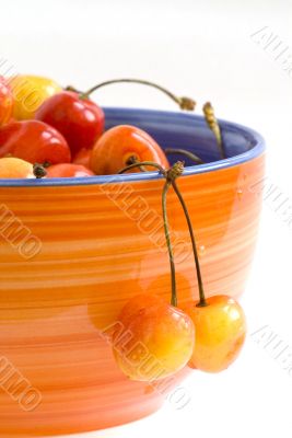 Close-up of fresh cherry in bowl