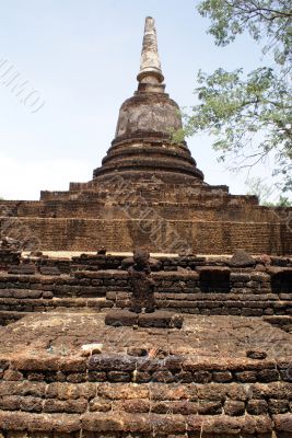 Stupa in wat Khao Suwankhiri in Si Satchanalai