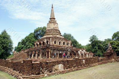 Stupa in wat Chang Lom in Si Satchanalai