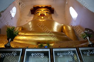 Golden seating Buddha