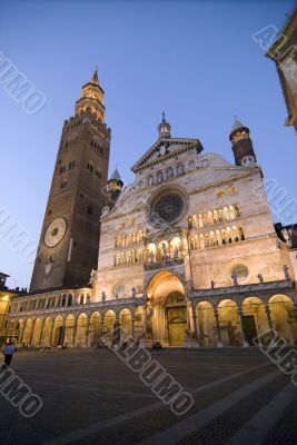 Cremona, illuminated cathedral