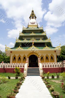 Footpath to the pagoda