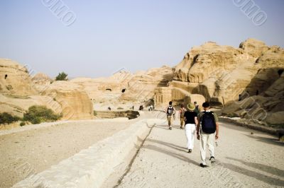 Walking though big sik in Petra