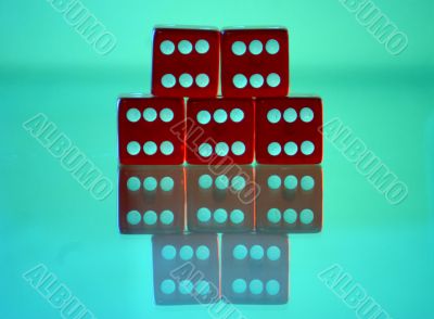 Five red cube to play. Five red cube to play.