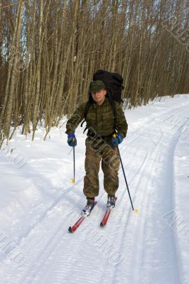 The skiing hunter