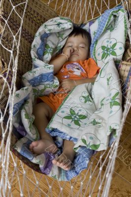 Baby sleep quiet into hammock