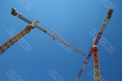 Building cranes