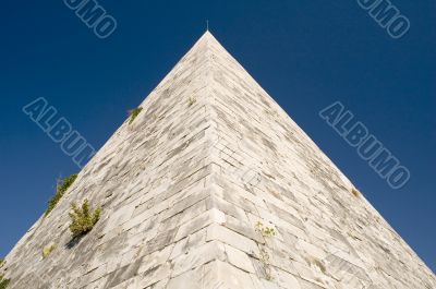 pyramid closeup
