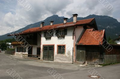 - typical house in Garmisch-Partenkirchen - typical house in Garmisch-Partenkirchen