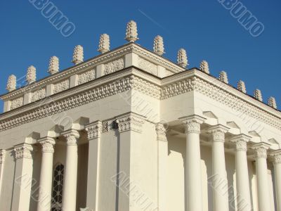 Big a white building with columns,