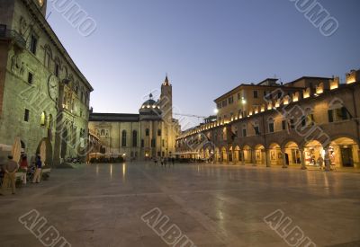 Ascoli Piceno - The main square at night