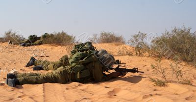 Israeli soldiers excersice in a desert Israeli soldiers excersice in a desert