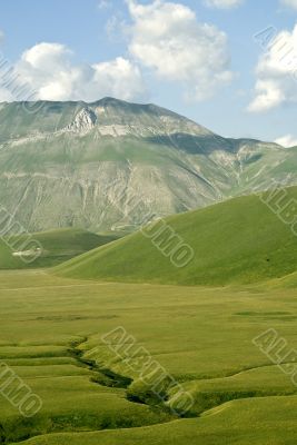 Piana di Castelluccio - Karstic phenomenon