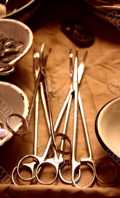 the surgical instruments