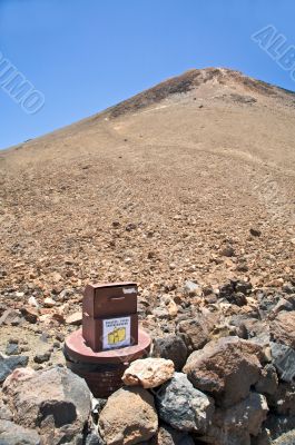 packs deposit down volcano