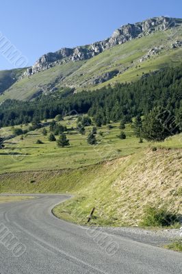 Gran Sasso d`Italia, mountain road