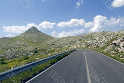The road of Campo Imperatore The road of Campo Imperatore