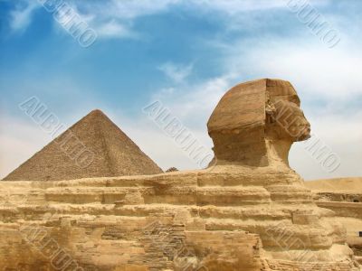 great egyptian sphinx and pyramid