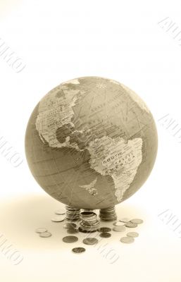 Globe, Economy