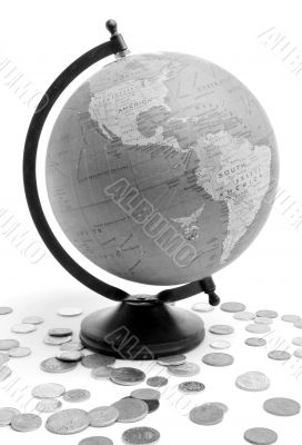 Globe, Economy