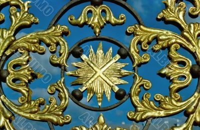Figured grating of gold Figured grating of gold