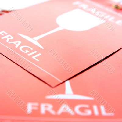 label fragile for luggage