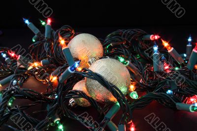 fairy lights and balls