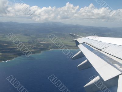 airplane wings during flight