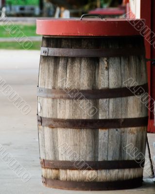 Old barrel waste can
