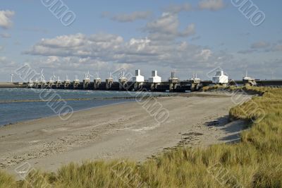 Storm surge barrier