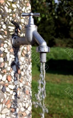 Running water tap