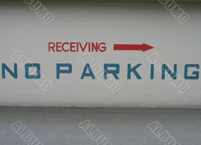 no parking, receiving sign