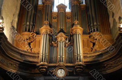 pipe organ